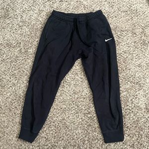 Nike medium fleece jogger sweatpants, black
